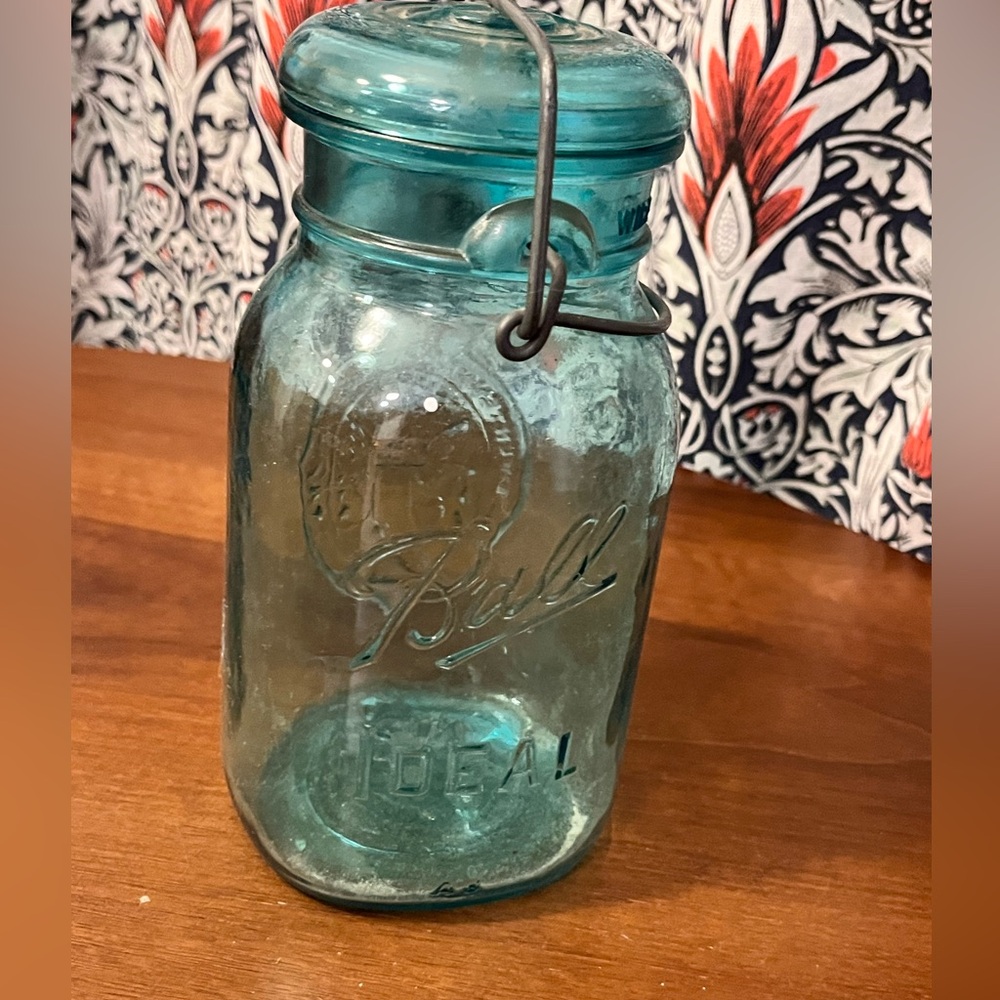 Vintage BALL 1976 blue lid ideal bicentennial wire bail canning jar